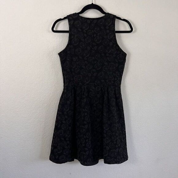 BB Dakota Grey & Black Brocade Sleeveless Fit & Flare Mini Dress Size Medium - Picture 2 of 11